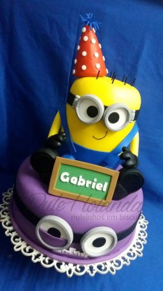 Bolo Minion Festa